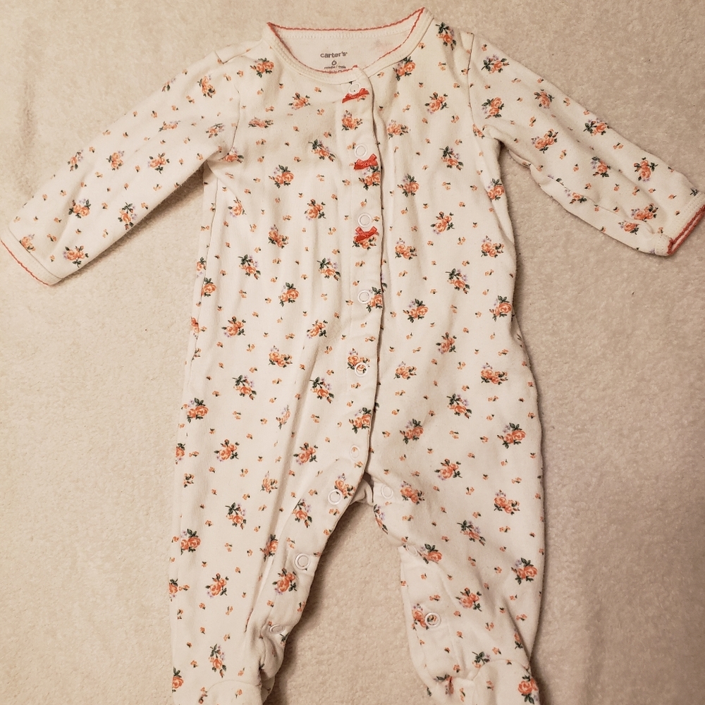 3/$20 Carter's 6M floral footie pajamas bundle - Picture 4 of 5